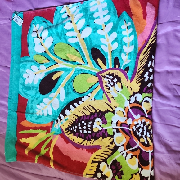 Vera Bradley Beach Towel - Picture 6 of 8